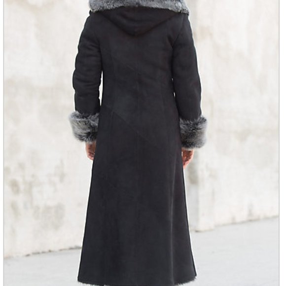 Women's Full-Length Hooded Sheepskin Coat - Picture 6 of 6